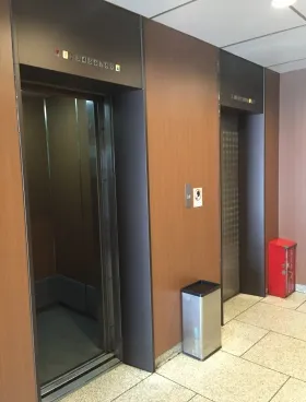 銀座8丁目10番ビルの外観