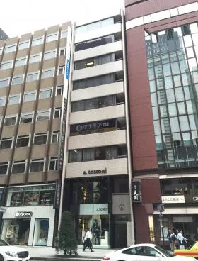 銀座リヨンビルの外観
