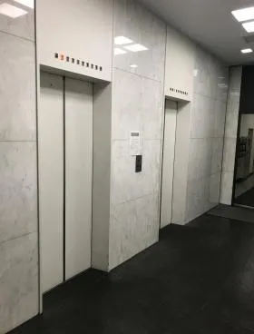内山ビルの外観