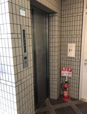 南山ビルの外観