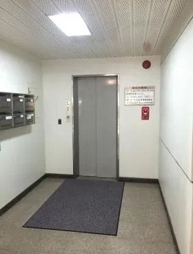 栄ビルの外観