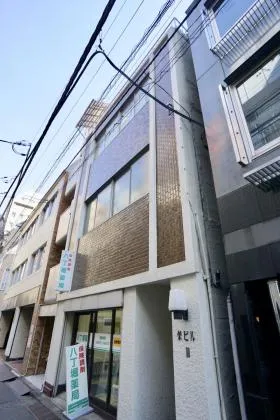 栄ビルの外観