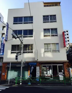 小川ビルの外観