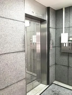 京成日本橋富沢町ビルの外観