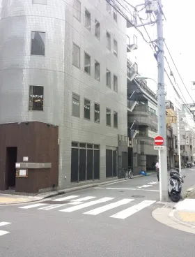 アーバンクロス日本橋ビルの外観
