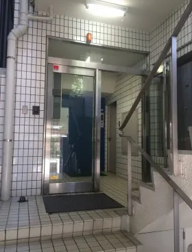 東屋ビルの外観