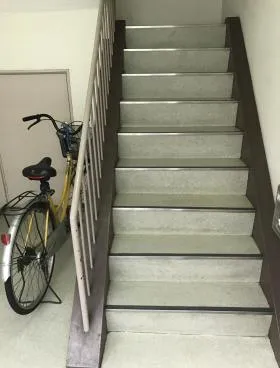 四方ビルの外観