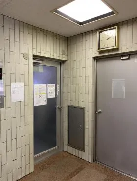 サンコー・フジスター共同ビルの外観