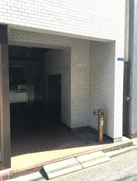 トウセン小舟町ビルの外観