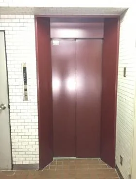 トウセン小舟町ビルの外観