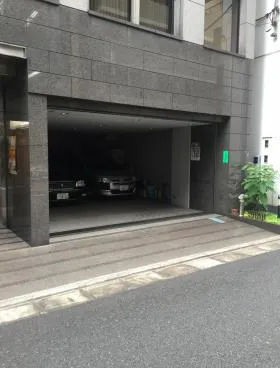 鈴善ビルの外観