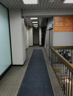 鳳ビルの外観