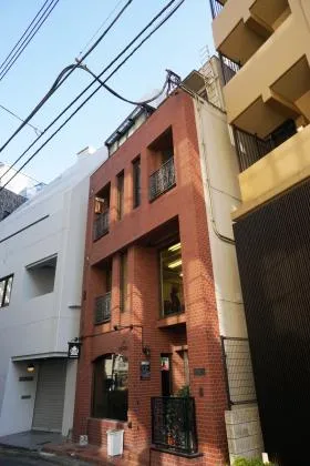 若菱ビルの外観