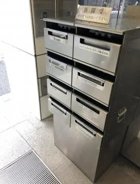 オーチュー小網町ビルの外観