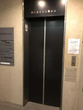 オーチュー小網町ビルの外観