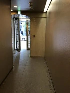 オーチュー小網町ビルの外観