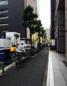 繊維会館の外観