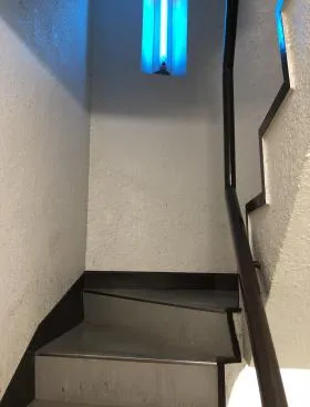 淳和ビルの外観