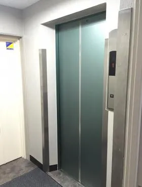 油商会館ビルの外観
