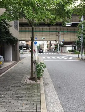 絹川ビルの外観