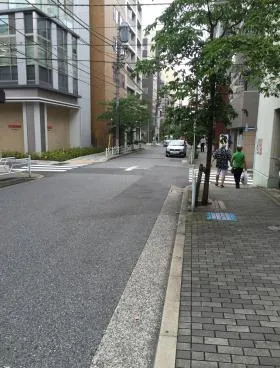 絹川ビルの外観