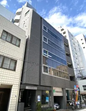 ヤマナシビルの外観