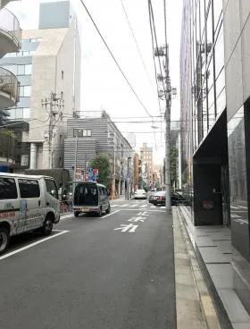 泰信ビルの外観