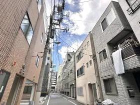 日本橋人形町プレイス(旧:日本橋岡村ビル)ビルの外観