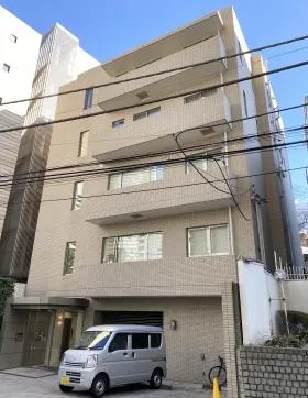 氷川パークビルの外観