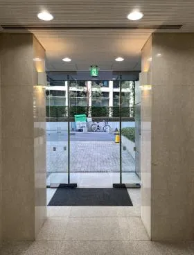 氷川パークビルの外観