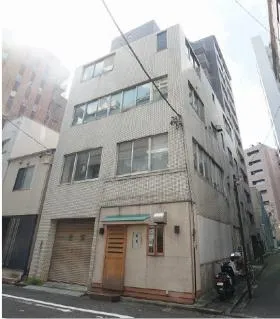 大間知ビルの外観