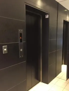 ウィンド八丁堀ビルの外観