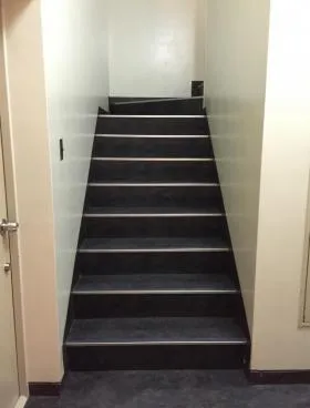 ウィンド八丁堀ビルの外観