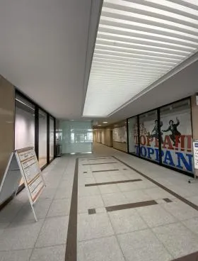 新国際ビルの外観