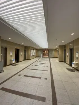 新国際ビルの外観