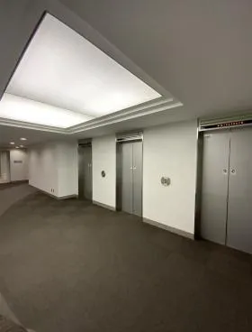 新国際ビルの外観