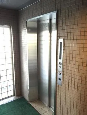 飯田ビルの外観