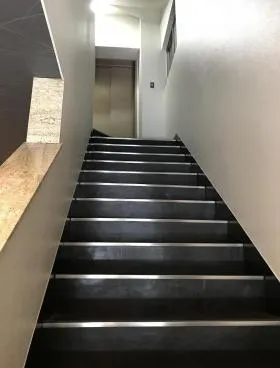 安和宝町ビルの外観