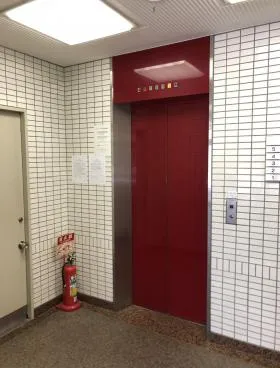 村中ビルの外観