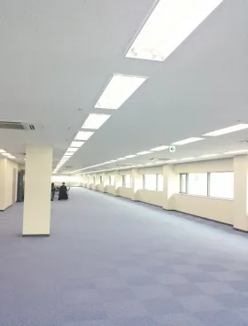 新川三幸ビルの外観