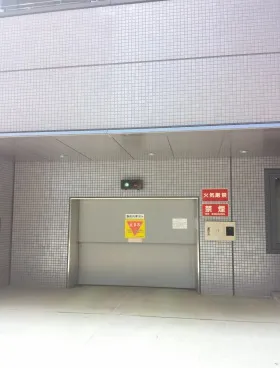 新川三幸ビルの外観