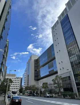 港南ビルの外観