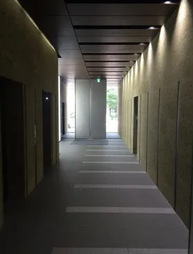 毎日日本橋(旧:西鉄日本橋)ビルの外観
