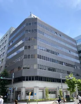 AIC共同(人形町)ビルの外観