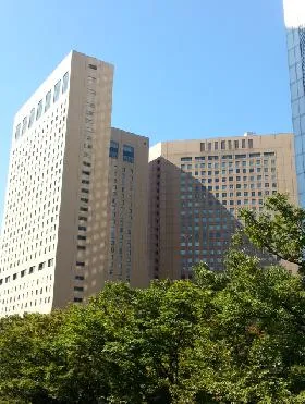 新宿第一生命ビル(旧:小田急第一生命)の外観