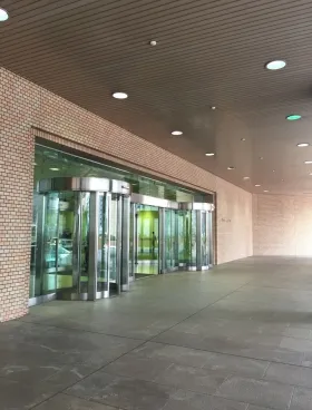 新宿第一生命ビル(旧:小田急第一生命)の外観