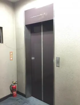 ツカコシビルの外観