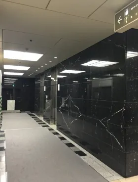 新宿サンエービルの外観