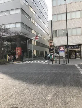 ATビルの外観