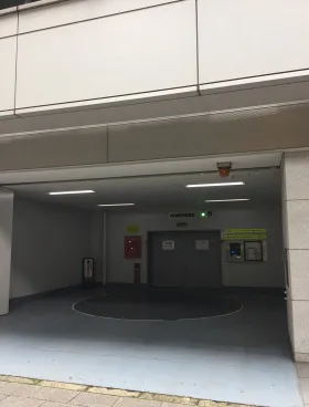 小田急西新宿ビルの外観